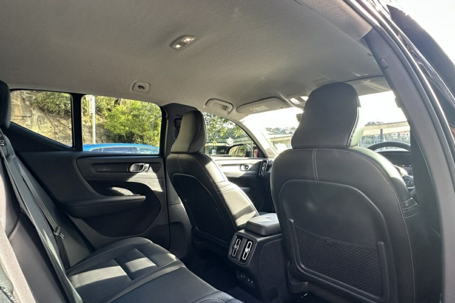2025 Volvo XC40 XZ Plus B4 SUV Image 16