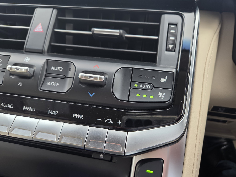 2024 Toyota LandCruiser FJA300R VX SUV Image 21
