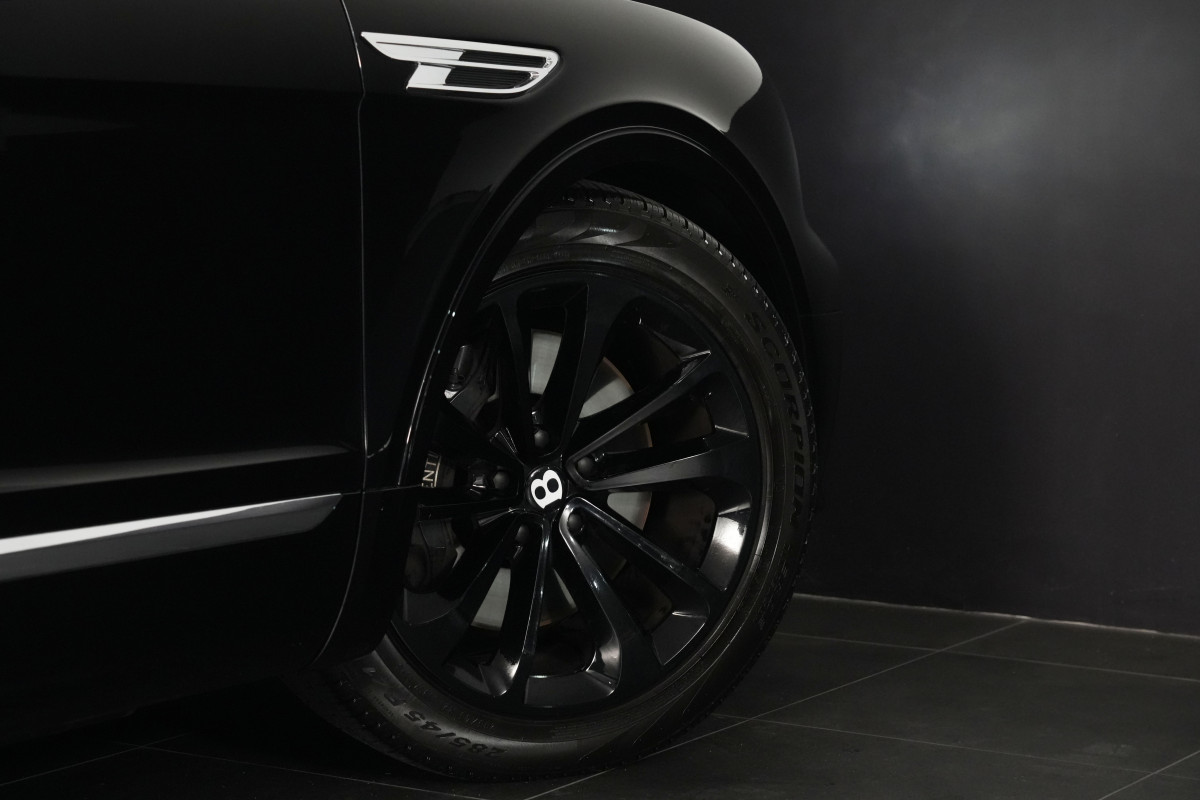 2024 Bentley Bentayga V8 SUV