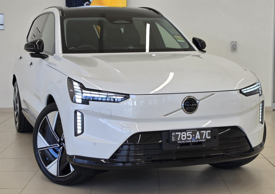 2026 Volvo EX90  Ultra Twin Motor Performance SUV Image 1