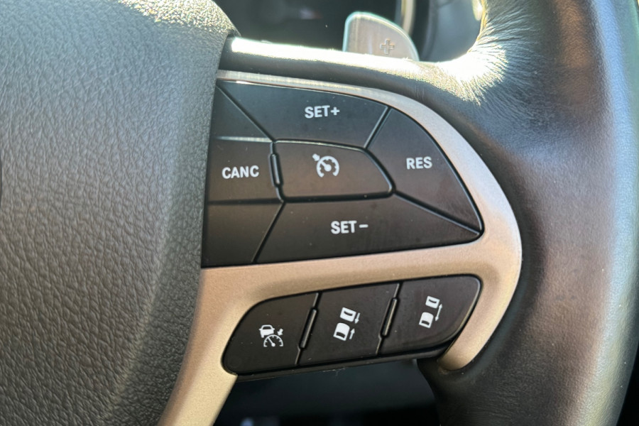 2017 Jeep Grand Cherokee WK Overland SUV Image 22