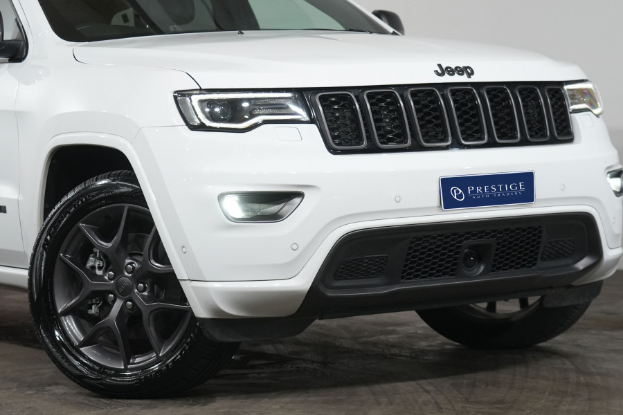 2021 Jeep Grand Cherokee Cherokee 80th Anniversary Special Edtn SUV Image 2