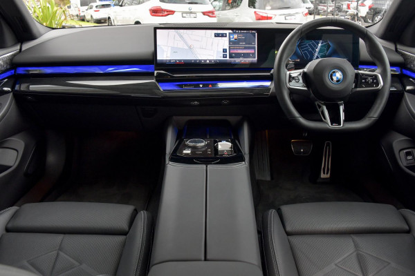2024 BMW i5 G60 eDrive40 M Sport Sedan image 4