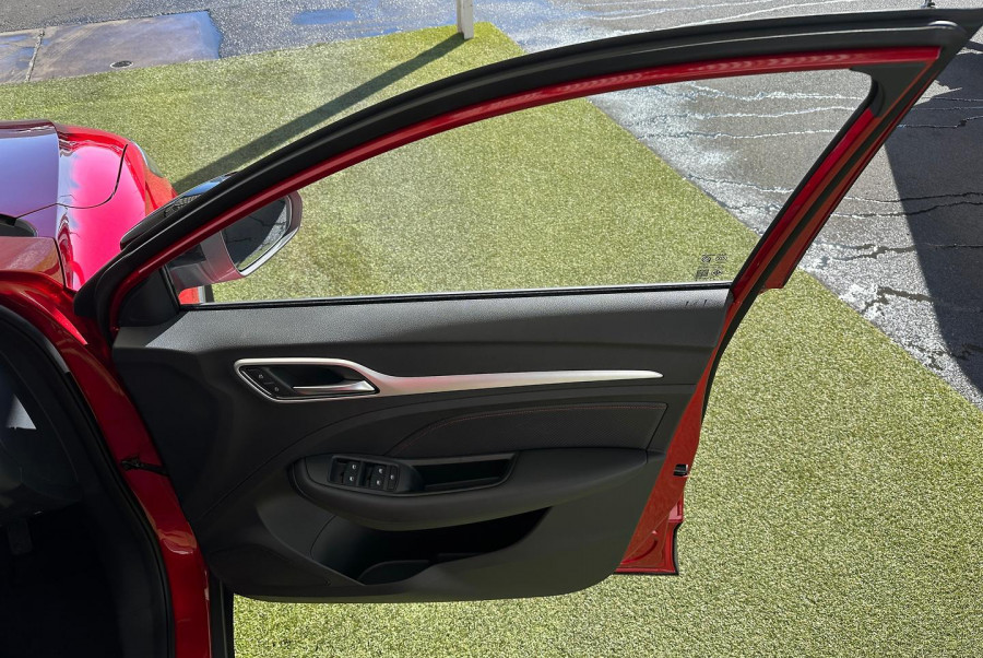 2024 MG ZST  Essence SUV Image 18