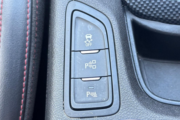 2016 Holden Commodore VF Series II SV6 Sedan Image 25