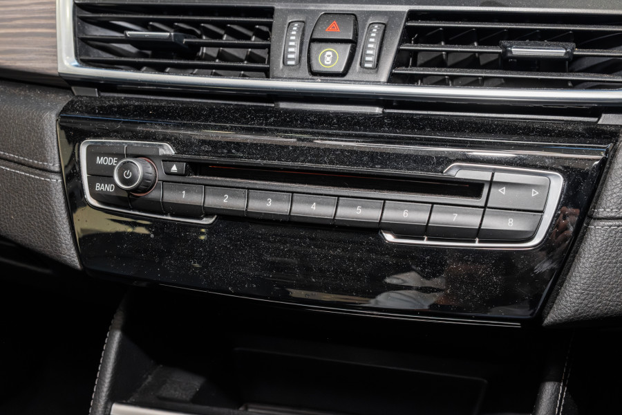 2015 BMW 2 Series 220i Sport Line Hatch Image 16
