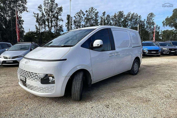 2022 Hyundai Staria Load US4.V1  Van Image 3