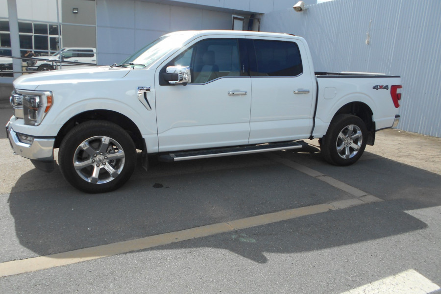 2023 Ford F-150 No Series Lariat Dual Cab Image 6