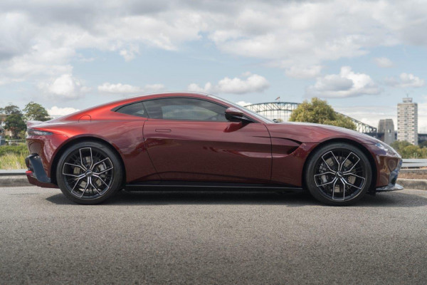 2022 Aston Martin Vantage  Coupe Image 3