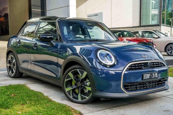 MINI Cooper C Favoured F65