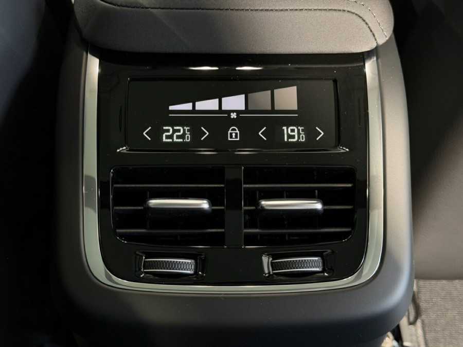 2026 Volvo XC60 UZ Plus B5 Bright SUV Image 9