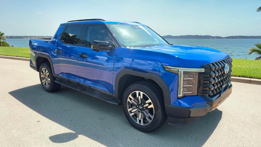 2025 LDV Terron 9 EKK1C Evolve Ute Image 1