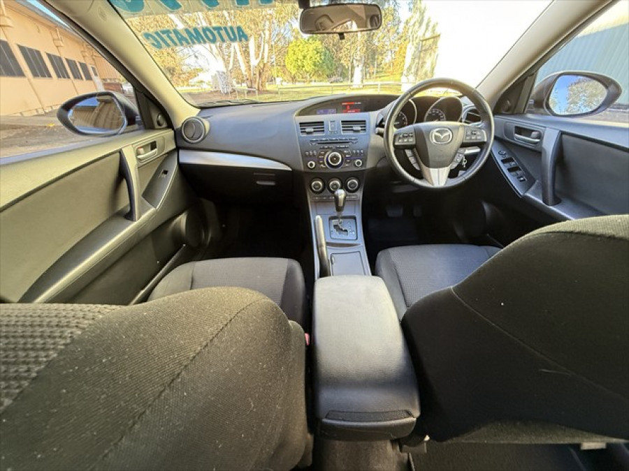 2012 Mazda 3 Maxx Sport Sedan Image 12
