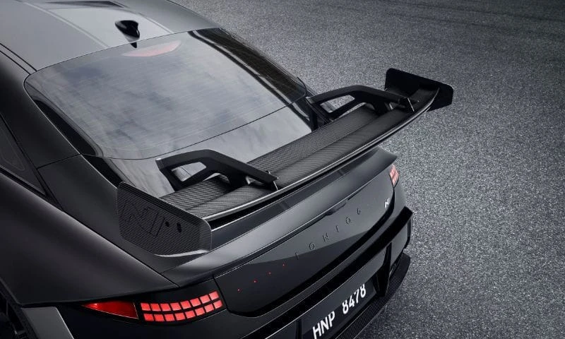 Carbon fiber rear wing spoiler