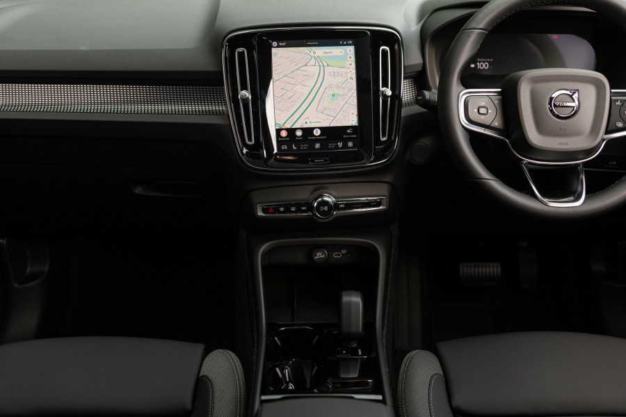 2026 Volvo EX40  Ultra Twin Motor Performance SUV Image 23