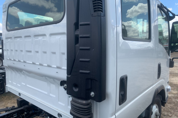 2026 Isuzu  NNR 45-150 DT C34 Cab Chassis Image 6