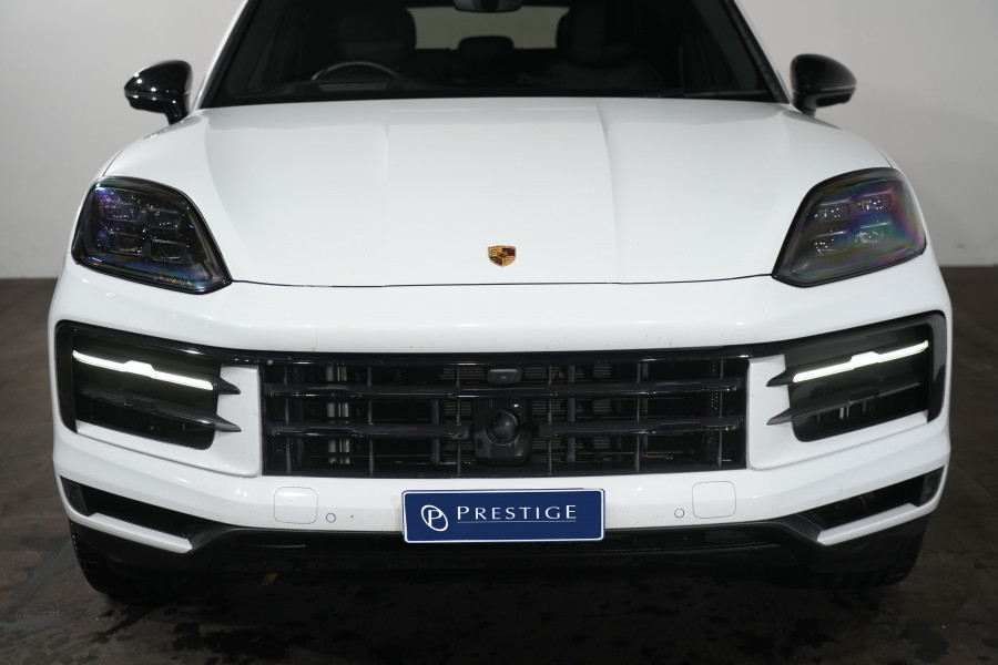 2023 Porsche Cayenne SUV Image 3