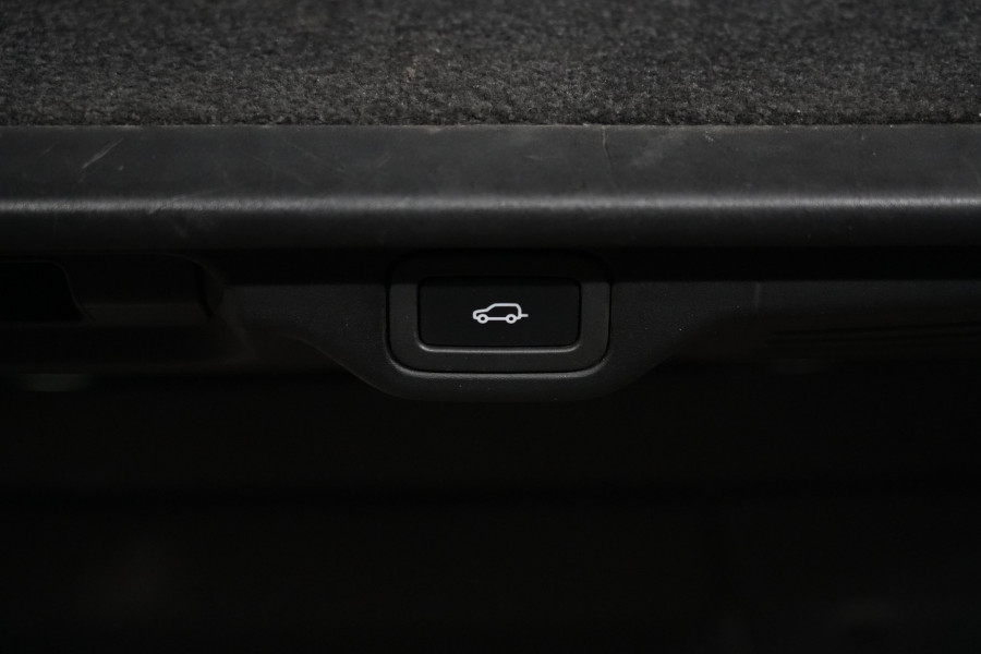 2019 Land Rover Range Rover SDV8 Autobiography SUV Image 34