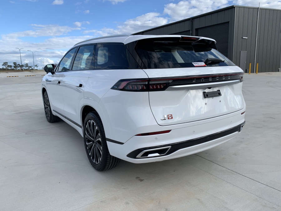2025 Jaecoo J8 Track Wagon Image 5