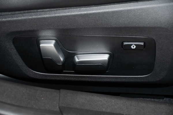2020 BMW 3 Series 30i M Sport Sedan image 15