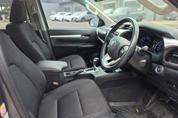 2019 Toyota HiLux  SR5 Dual Cab Ute Image 14