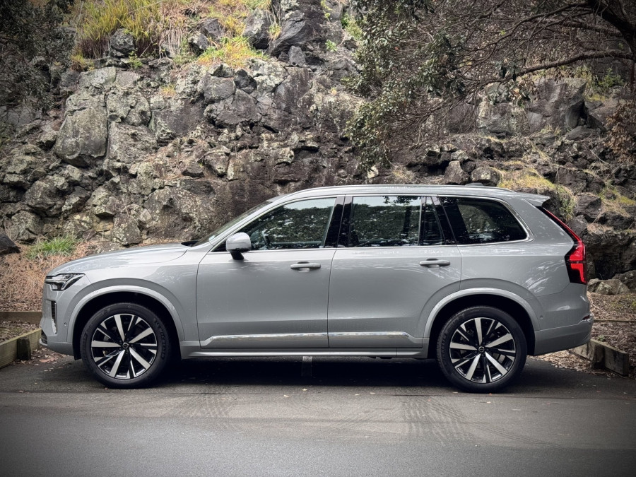 2025 Volvo XC90 L Series B5 AWD Plus SUV Image 5