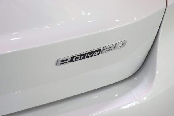 2024 BMW iX1 U11 eDrive20 xLine SUV image 6