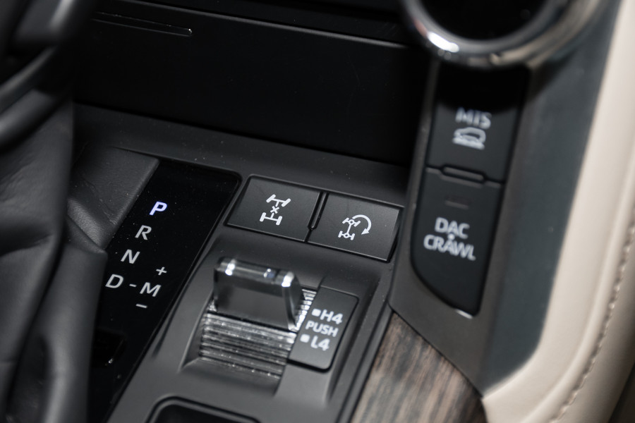 2023 Toyota LandCruiser Sahara SUV