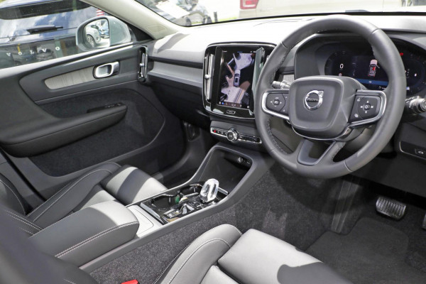 2023 MY24 Volvo XC40 XZ Ultimate B4 Bright SUV Image 6