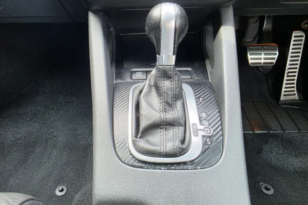 2007 Volkswagen Golf V GTI Hatch Image 17
