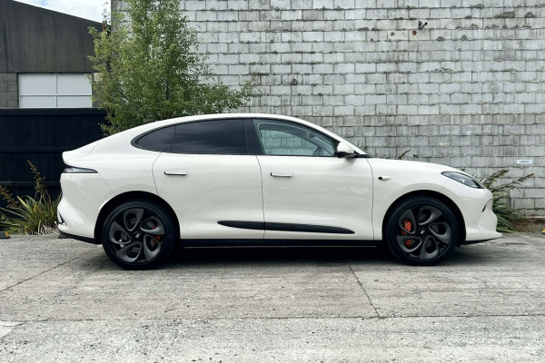 2026 MY25 MG IM6 S12L Platinum SUV Image 2