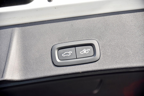 2025 MY26 Volvo XC40 XZ Plus B4 SUV Image 8