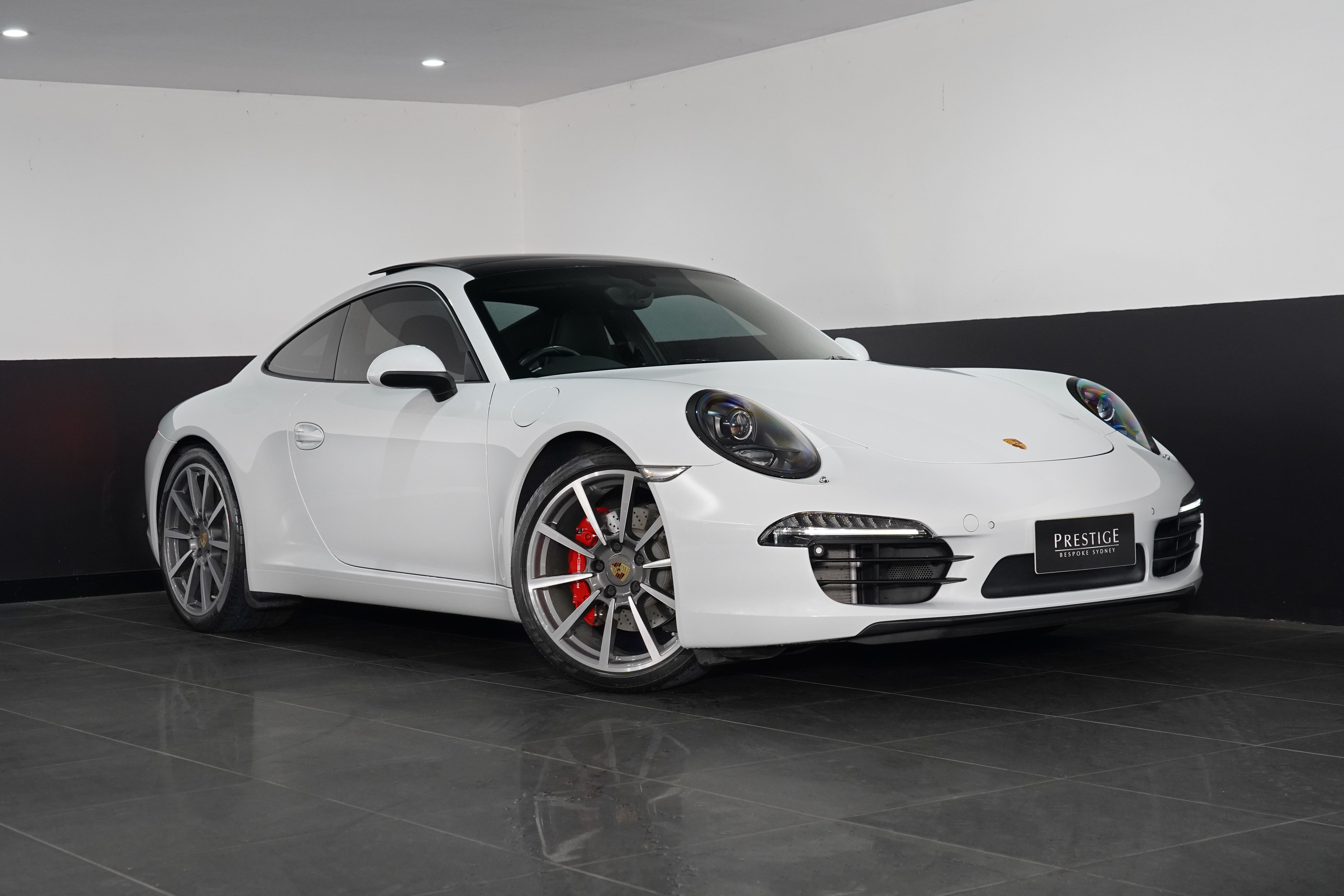 2015 Porsche 911 Carrera S Coupe Image 12