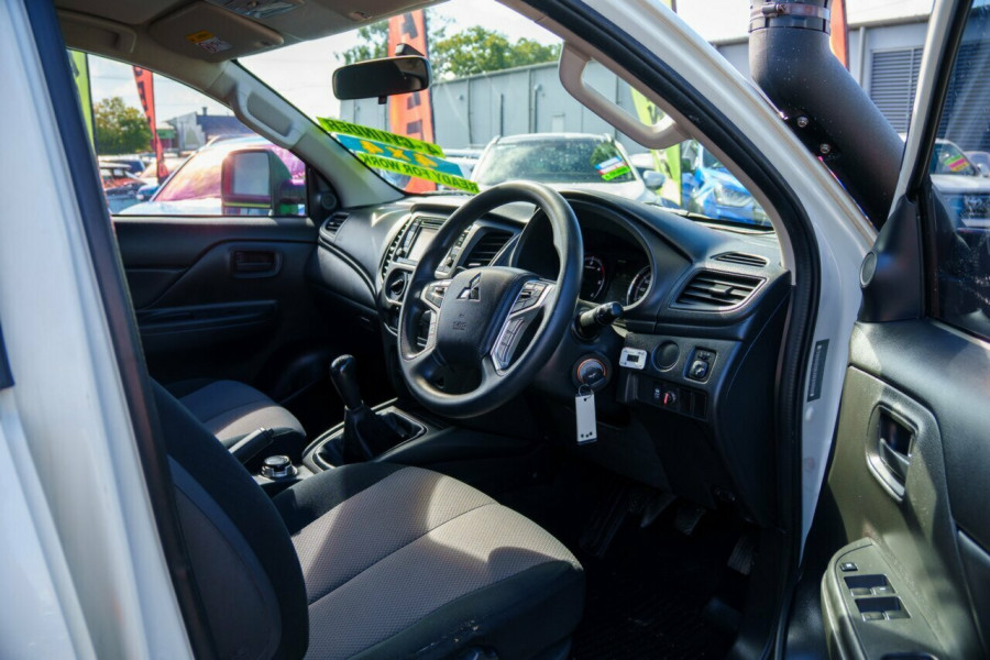 2019 MY20 Mitsubishi Triton MR GLX Cab Chassis Image 15