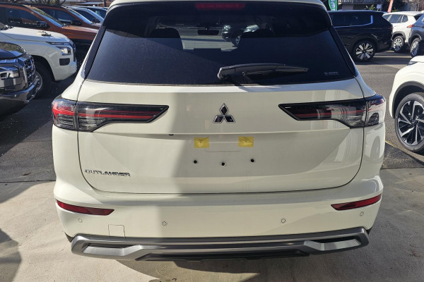 2026 Mitsubishi Outlander ZM LS SUV Image 6