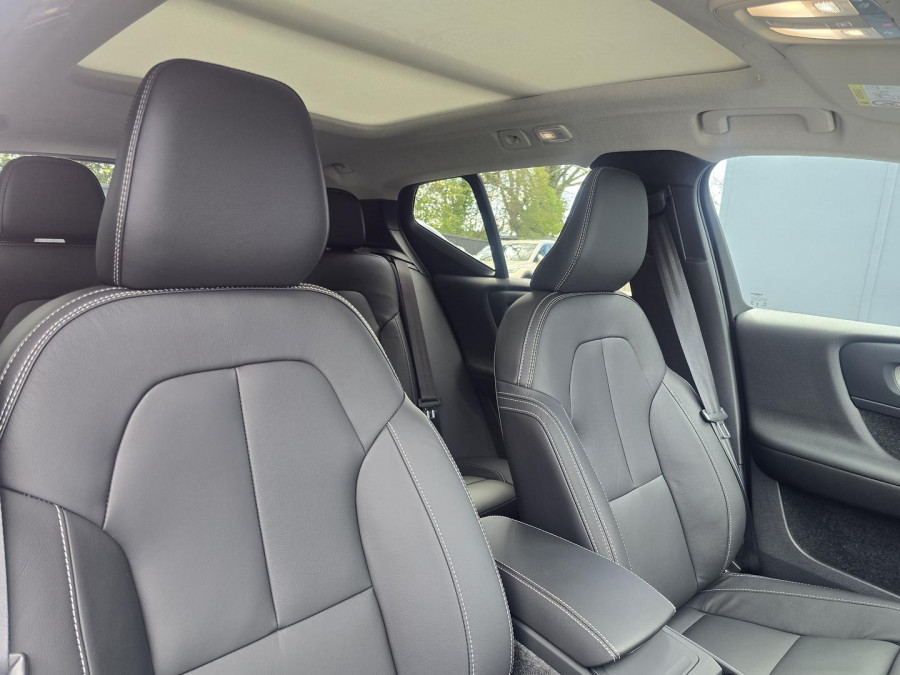2026 MY27 Volvo XC40 XZ Ultra B4 Bright SUV Image 15