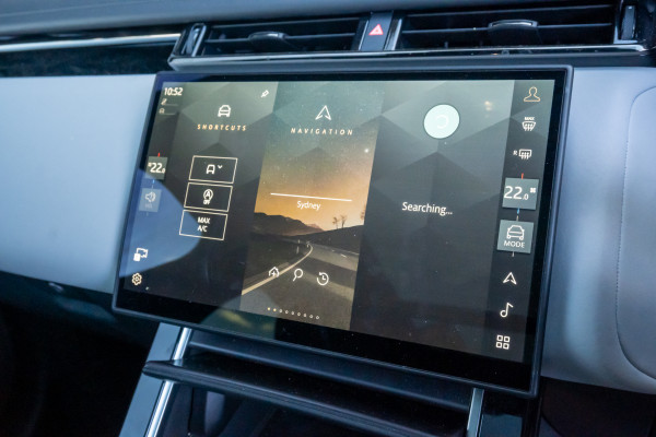 2026 Land Rover Range Rover Velar L560 P250 Dynamic SE SUV image 17