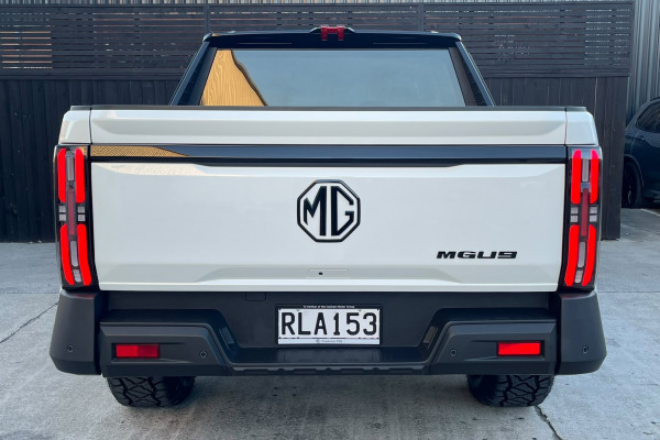 2025 MG U9 Black Edition Ute Image 4