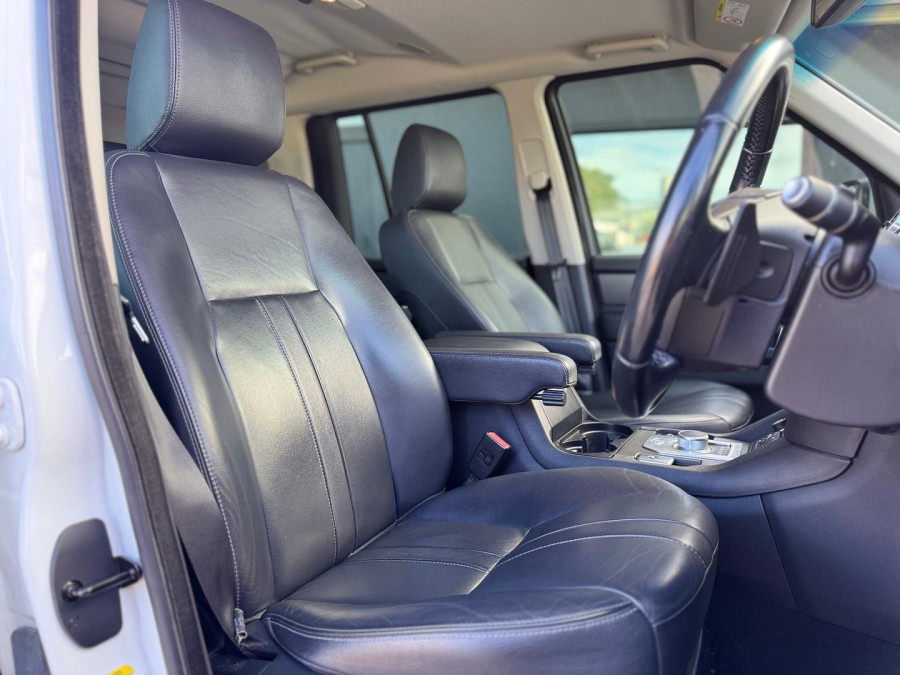 2015 Land Rover Discovery Series 4 SDV6 HSE SUV Image 15