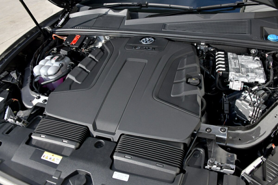 2024 Volkswagen Touareg RC 210TDI R-Line SUV Image 30