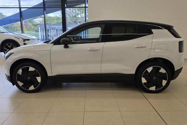 2025 MY26 Volvo EX30  Single Motor Extended Range Ultra SUV Image 2