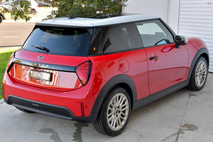 2026 MY25 MINI Cooper F65 S Favoured Hatch