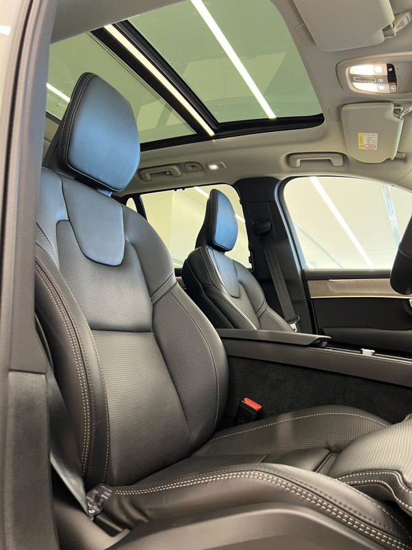 2025 MY26 Volvo XC90 L Series Ultra T8 Plug-in Hybrid Dark SUV image 17