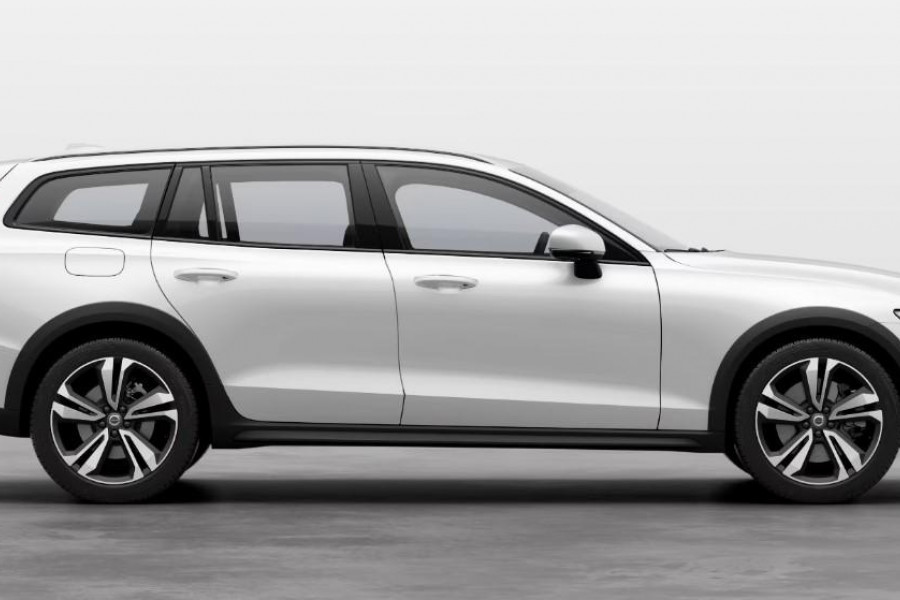 2024 MY25 Volvo V60 Cross Country  Ultra B5 Bright Wagon Image 7