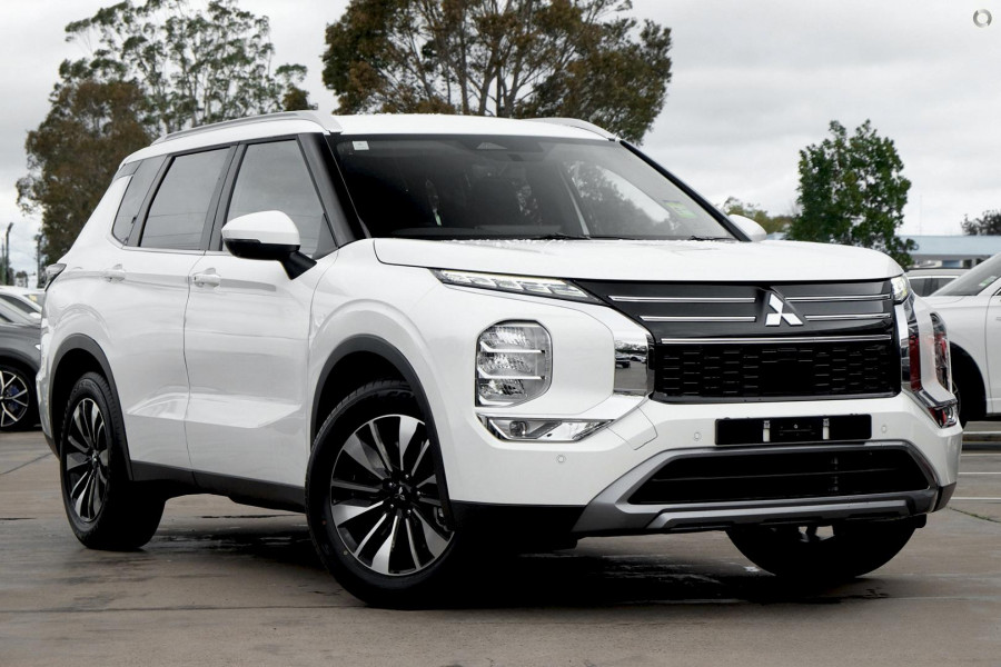 2025 Mitsubishi Outlander ZM LS SUV Image 1