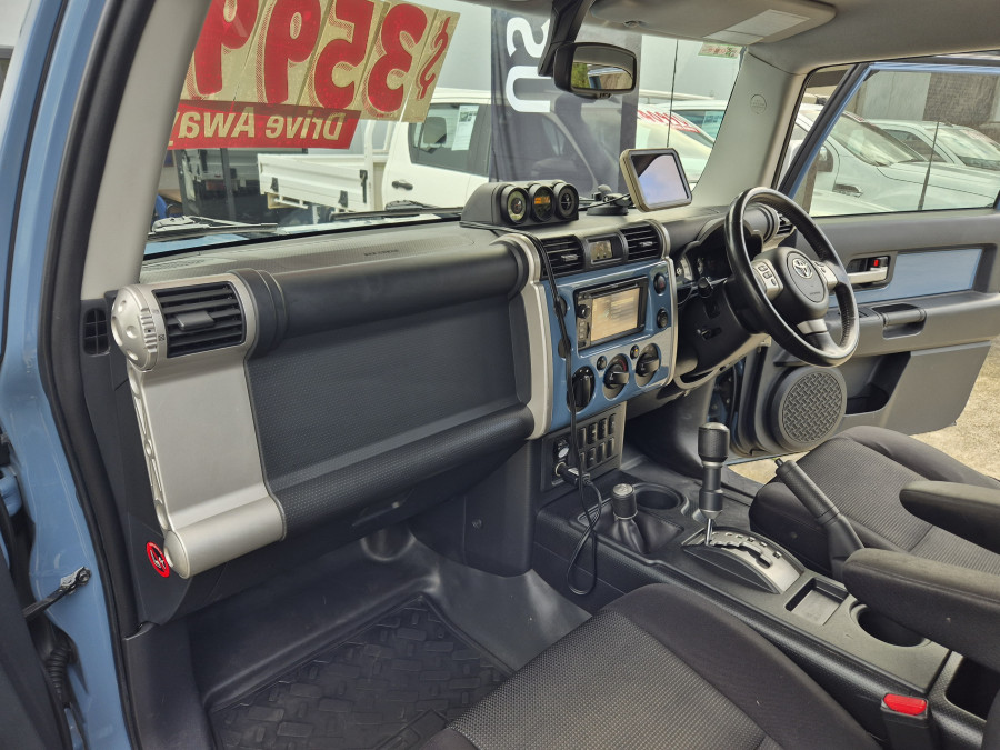 2015 MY14 Toyota FJ Cruiser GSJ15R SUV Image 33