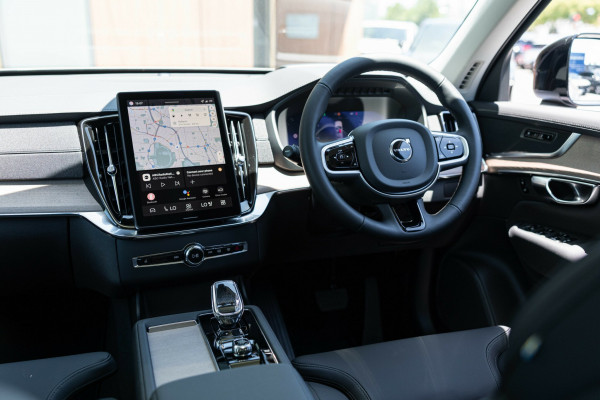 2025 MY26 Volvo XC90 L Series Plus T8 Plug-in Hybrid Dark SUV Image 12