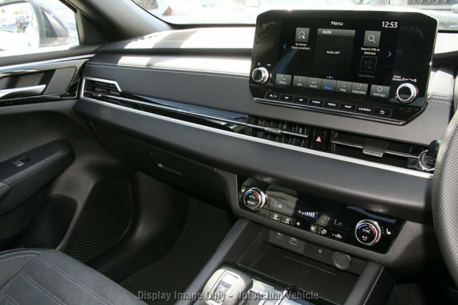 2024 Mitsubishi Outlander ZM Black Edition SUV Image 10