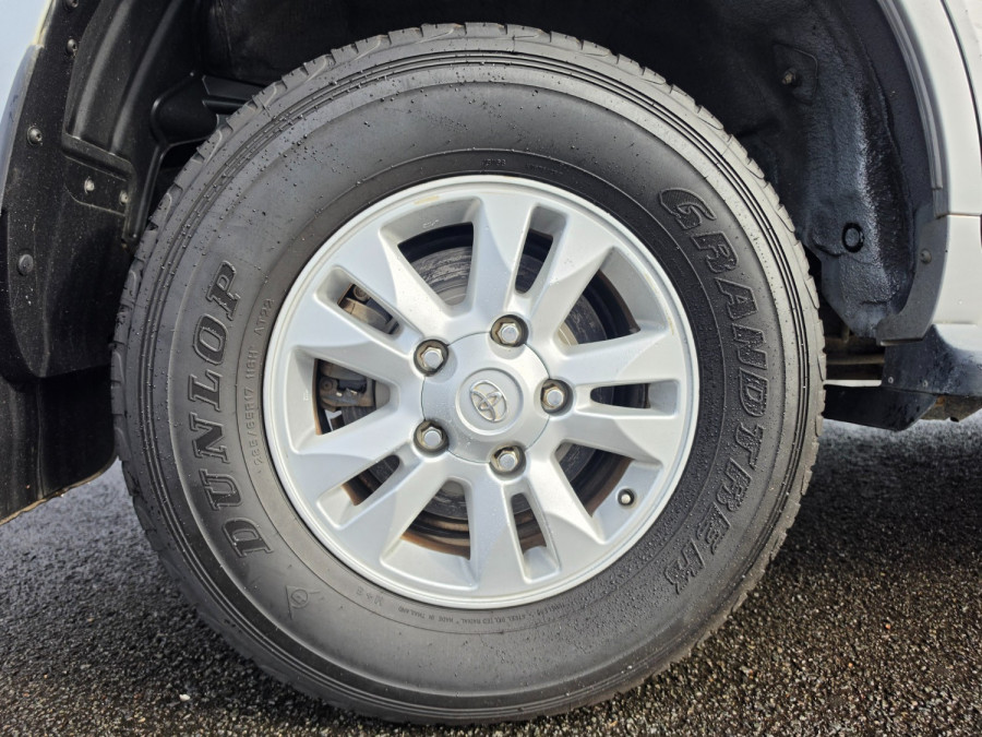 2011 MY10 Toyota LandCruiser VDJ200R GXL SUV Image 16