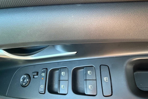 2024 MY25 Hyundai i30 CN7.V2 Elite Hybrid Sedan Image 25